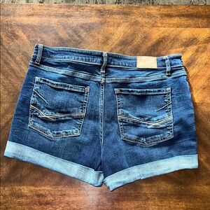 BKE gabby stretch denim shorts size 32
